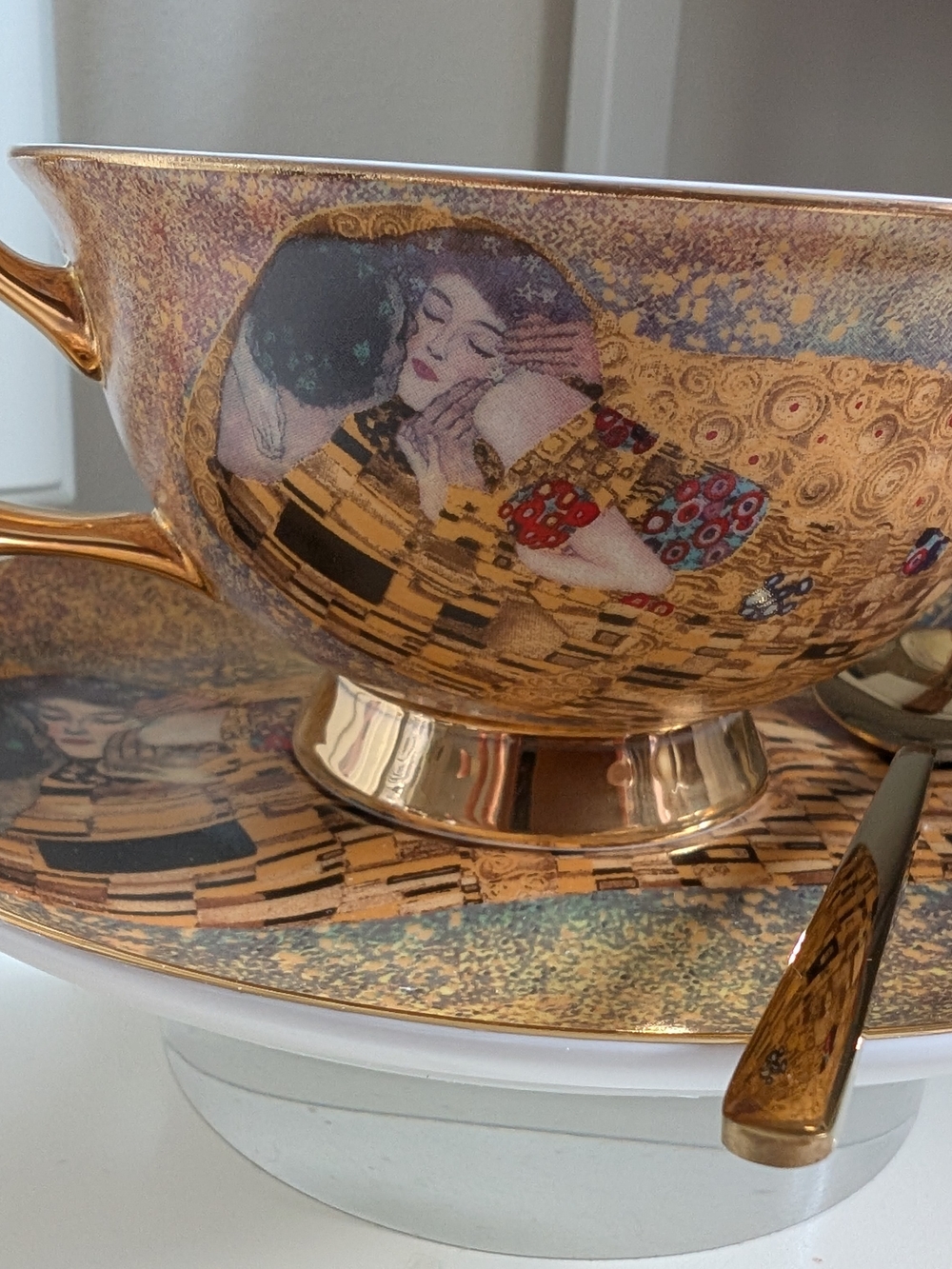 Gustav Klimt The Kiss Porcelain Tea Cup Saucer Spoon Set Gold Trim Art Decor

 